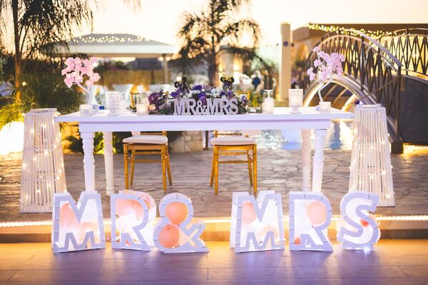 The top table lit up at Ktima George Marie, Tochni, photographed by Evagoras Mandrides