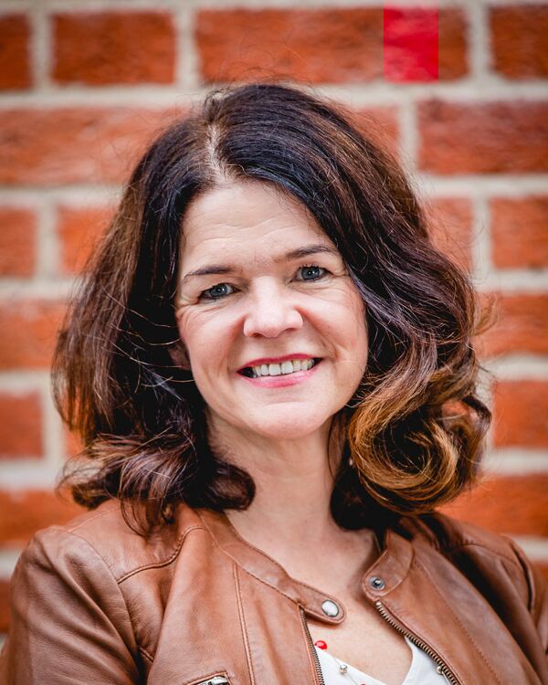 Corporate headshot by Evagoras Mandrides, Enfield