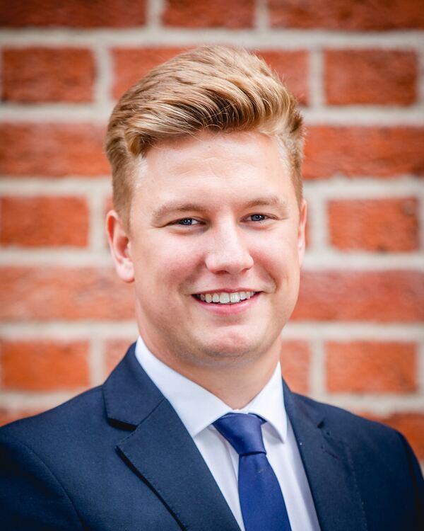 Corporate headshot by Evagoras Mandrides, Enfield